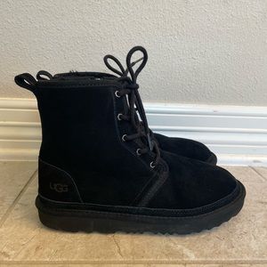 Ugg Boys Harkley Boots, Excellent Condition, Size 6 (fits like women’s size 7)